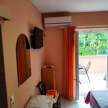 Apartment & Nora *