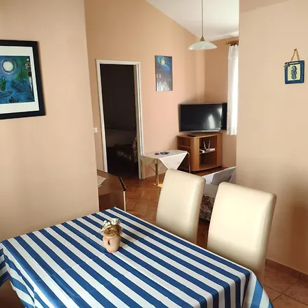 & Nora Apartman Rab Town